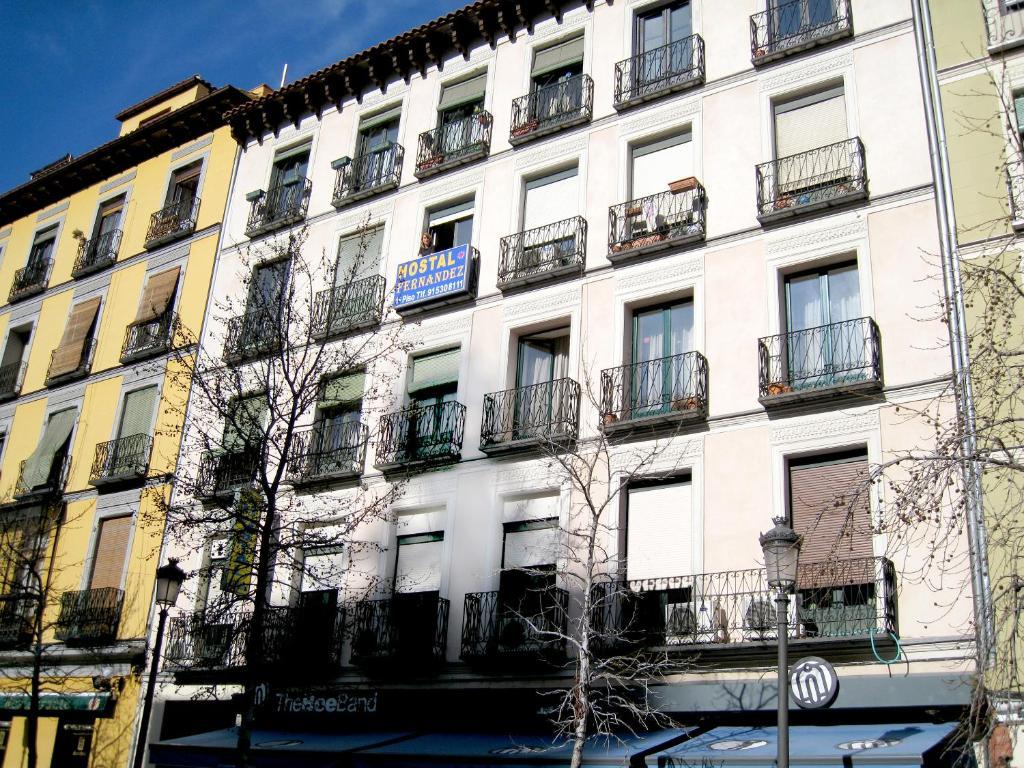 Hostal Residencia Fernandez Madrid Exterior photo